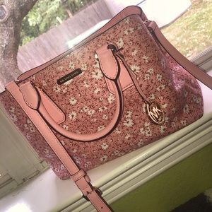 🌸🌼MICHAEL KORS PINK FLOWER CAMILLE SATCHEL🌼🌸
